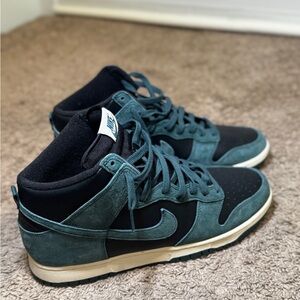 Nike Men's Dark Teal and Black Sneakers
